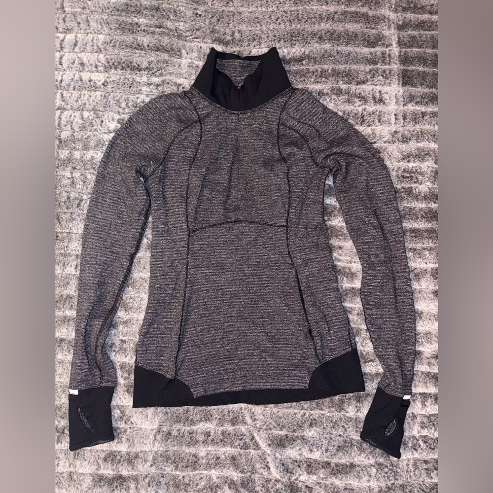 Lululemon Grey and Black Long Sleeve Quarter Zip Women’s XS